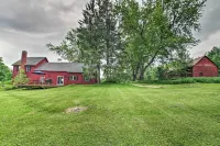 Renovated Farmhouse < 1 Mile to Okemo Mountain! - parking