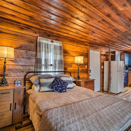 Cozy Tennessee Cabin Rental - 1 Mi to Lake