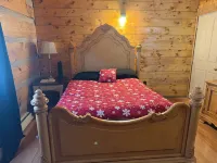 Cozy cabin in lovely Seneca Rocks WV with WiFi, smart TVs and jucuzzi tub Hotels in Pendleton County