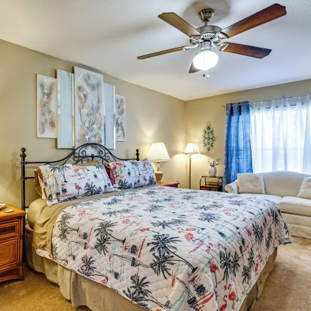 4 Mi to Weeki Wachee Springs! Fun-filled Home