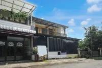 OYO 95035 Harmony Guest House Syariah Sawojajar