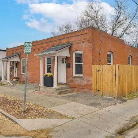 Walk to Eats! Tennyson Haven w/ Pet-Friendly Yard