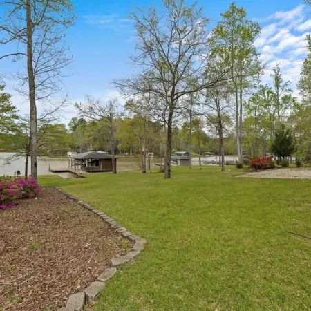Lakeside Bungalow, Sleeps 12, Private Dock + More!