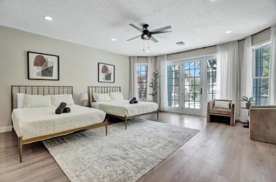 6BR Hollywood Lakes Home with Pool & Spa