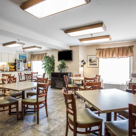 Econo Lodge Denver International Airport