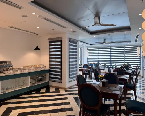 A25 Premium Hotel - 130 Ba Trieu Питание Photos