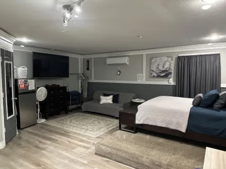 Cozy Studio Generac Backup Powered Equipped with Washer&Dryer. Hablo Espanol