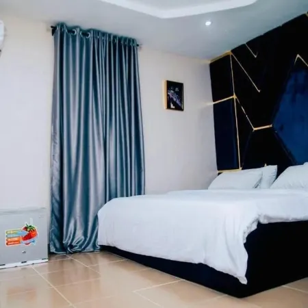 Montevar Hotel