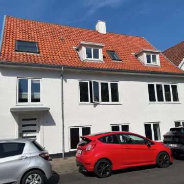 Central Penthouse 3Br City Views Walk to Everything