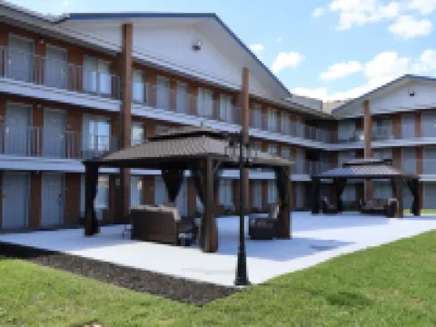 Days Inn & Suites by Wyndham Bossier City Ξενοδοχεία στην πόλη Bossier Parish