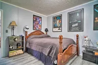 Private Yard & Fire Pit: Pet-Friendly Midway Abode - parking