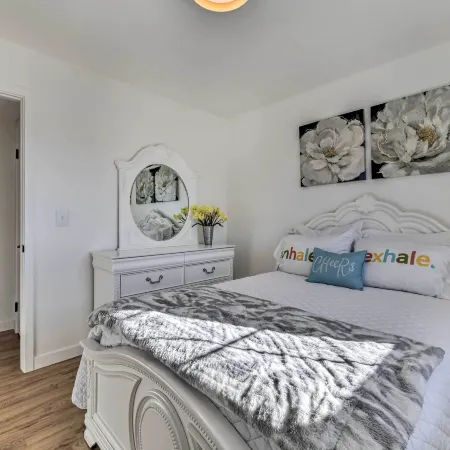Furnished Patio! Downtown Gilbert Retreat