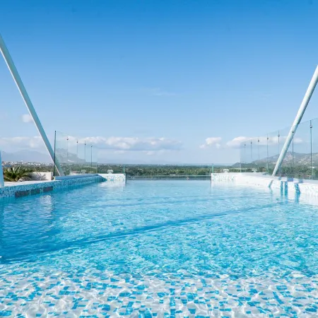 Flamboyan Hotel & Residences