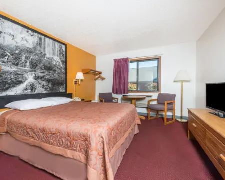 Super 8 by Wyndham Front Royal Hotels in Warren County