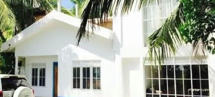The Beach House  Nilaveli Отели в г. Тринкомали