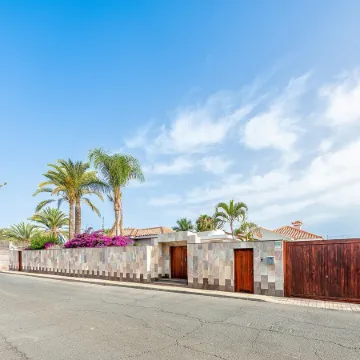Bungalow in Maspalomas Near Golf & Beach