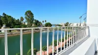 Central Family Apartment With Terrace - Homestays