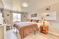 Family-Friendly Ontario Home in Central Location! - parkir