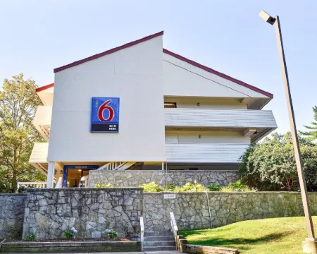 Motel 6 Nashua, NH - South Hotels in Nashua