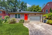 Updated House With Enclosed Yard, Patio, Central AC, & Washer/dryer - balcony