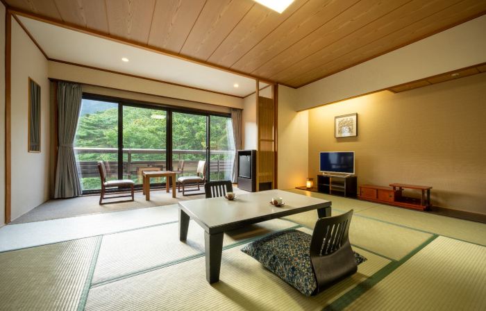 Takayu Onsen Kagetsu Highland Hotel