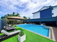 Gazelle International Hotel - Pools