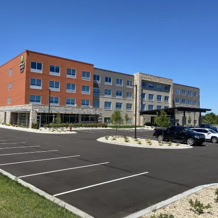Holiday Inn Express & Suites MADISON WEST - MIDDLETON by IHG