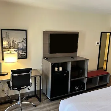 Ramada by Wyndham Milwaukee Hotels near U.S. Cellular Arena