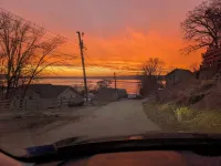 Hygge Hideaway. Pet friendly, cozy retreat & 3 minute walk to the river!