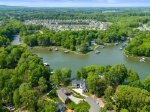 Northshore Landing Hotels in Westport