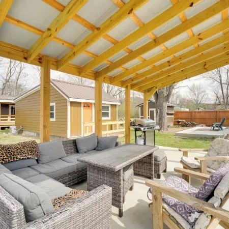 2 Mi to Nat'l Park: Riverside Smoky Mtn Cabin! Hotels in Townsend
