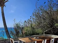 Sea Song 3 Bdrm Beachfront house on Marley Beach with great beach and sea views. Hotels in Warwick