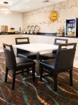 La Quinta Inn & Suites by Wyndham Kerrville - breakfast