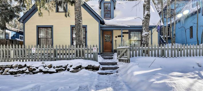 Close to Main St & Slopes: Breck Home w/ Hot Tub! Hotels in Summit County