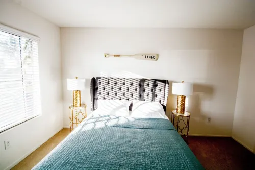 Waterfront w/ Heated Pool & FREE PKG