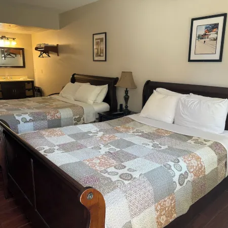 Put in Bay Victory Station Hotel