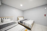 Yeosu Romance Motel - 2 ดาว