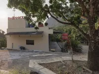 RedDoorz Near Ciletuh Sukabumi Hotels in Ciemas