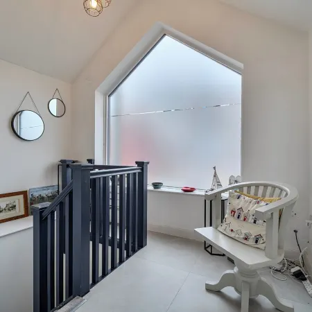 Modern Seaside Cottage - Sleeps 5