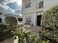 Charming 600sqm Villa With a Large Garden & Pool Hotels in Soukra