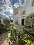 Charming 600sqm Villa With a Large Garden & Pool Hotels in 
