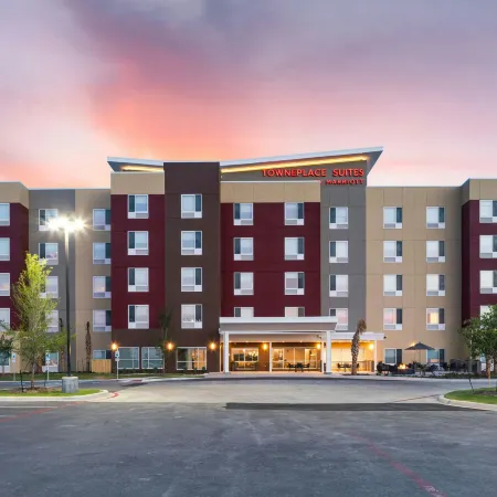 TownePlace Suites San Antonio Universal City/Live Oak Отели рядом с достопримечательностью «Торговый центр "Роллинг Окс Молл"»