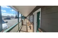 Werry's Cottages Motel & Pub by OYO East Stroudsburg Poconos - 2 tähden