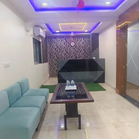 Hotel Glow Star Отели рядом с достопримечательностью «Рынок Бхенди-Базар»