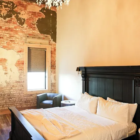 Brick Street Hotel