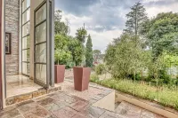 Executive 4-Bedroom Home - Private Pools