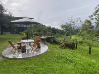 Villa Vive Trawas Hotéis em Prigen