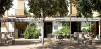 The Corner House - Guest houses