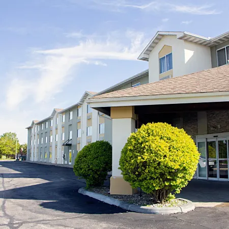 Baymont by Wyndham Maumee Toledo