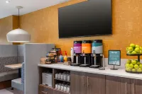Home2 Suites by Hilton Ann Arbor South - breakfast